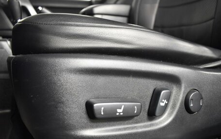 Toyota Land Cruiser Prado 150 рестайлинг 2, 2014 год, 3 464 900 рублей, 22 фотография