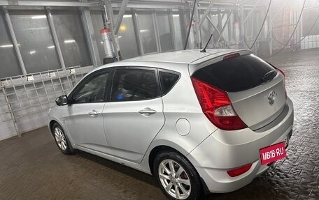 Hyundai Solaris II рестайлинг, 2013 год, 550 000 рублей, 4 фотография