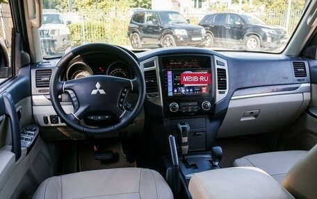 Mitsubishi Pajero IV, 2017 год, 2 499 000 рублей, 7 фотография