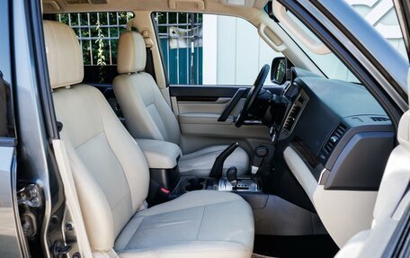Mitsubishi Pajero IV, 2017 год, 2 499 000 рублей, 9 фотография