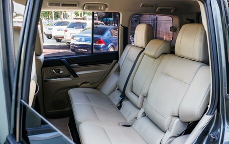 Mitsubishi Pajero IV, 2017 год, 2 499 000 рублей, 11 фотография