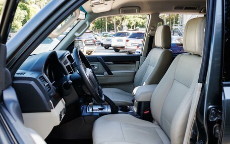 Mitsubishi Pajero IV, 2017 год, 2 499 000 рублей, 12 фотография