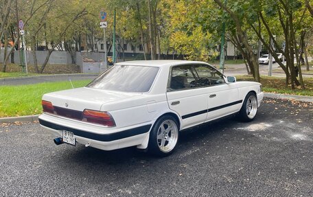 Nissan Laurel VIII, 1989 год, 410 000 рублей, 2 фотография