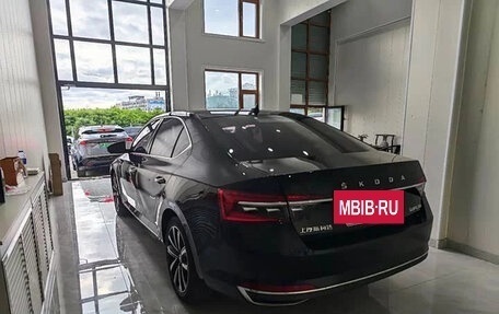 Skoda Superb III рестайлинг, 2023 год, 1 900 000 рублей, 5 фотография