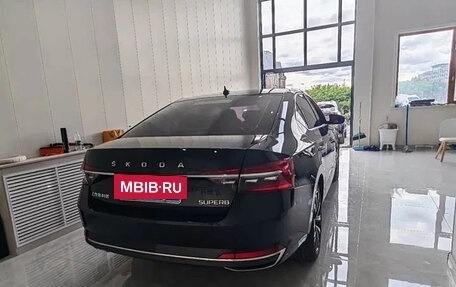 Skoda Superb III рестайлинг, 2023 год, 1 900 000 рублей, 4 фотография