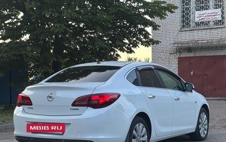 Opel Astra J, 2013 год, 830 000 рублей, 11 фотография