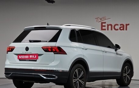 Volkswagen Tiguan II, 2023 год, 4 299 666 рублей, 4 фотография