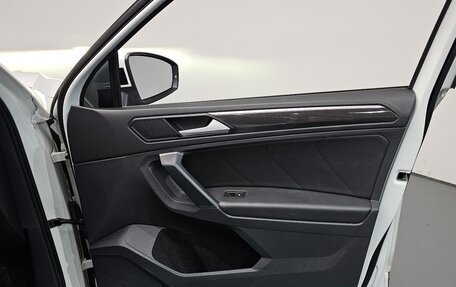 Volkswagen Tiguan II, 2023 год, 4 299 666 рублей, 23 фотография