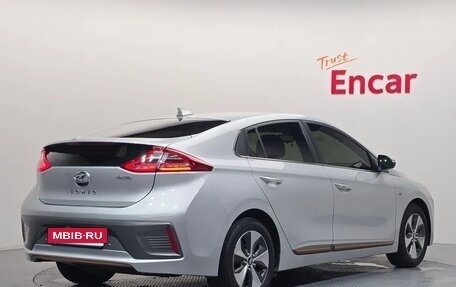 Hyundai IONIQ, 2018 год, 1 150 001 рублей, 2 фотография
