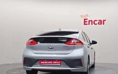 Hyundai IONIQ, 2018 год, 1 150 001 рублей, 3 фотография