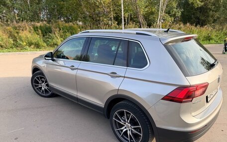 Volkswagen Tiguan II, 2018 год, 2 700 000 рублей, 5 фотография