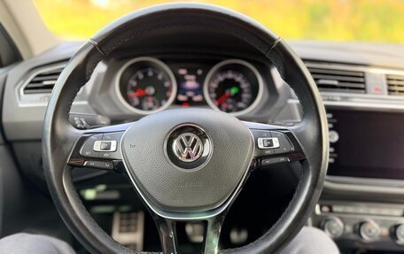 Volkswagen Tiguan II, 2018 год, 2 700 000 рублей, 18 фотография