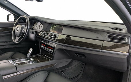 BMW 7 серия, 2011 год, 2 800 000 рублей, 21 фотография