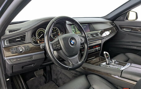 BMW 7 серия, 2011 год, 2 800 000 рублей, 16 фотография