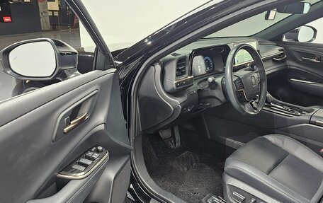 Toyota Crown, 2024 год, 6 980 002 рублей, 7 фотография