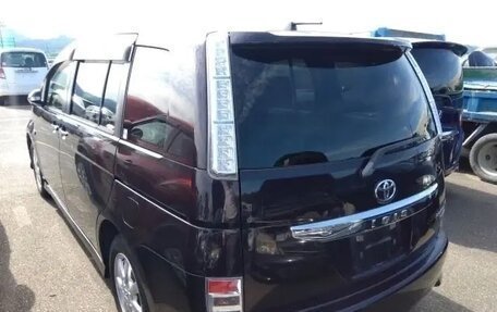 Toyota ISis I, 2013 год, 1 500 000 рублей, 4 фотография