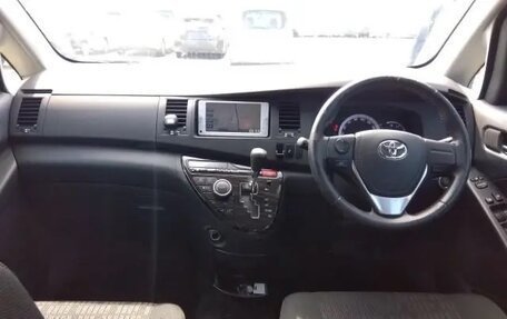Toyota ISis I, 2013 год, 1 500 000 рублей, 9 фотография