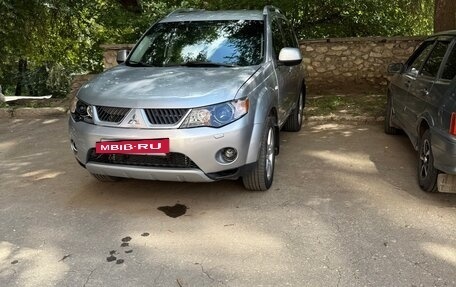 Mitsubishi Outlander III рестайлинг 3, 2007 год, 880 000 рублей, 4 фотография