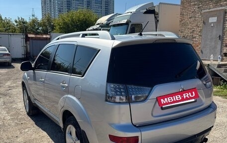Mitsubishi Outlander III рестайлинг 3, 2007 год, 880 000 рублей, 11 фотография