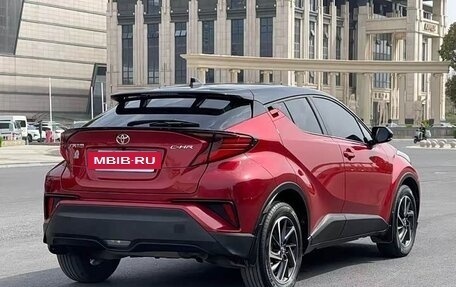 Toyota C-HR I рестайлинг, 2023 год, 1 735 000 рублей, 5 фотография