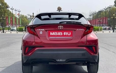 Toyota C-HR I рестайлинг, 2023 год, 1 735 000 рублей, 4 фотография