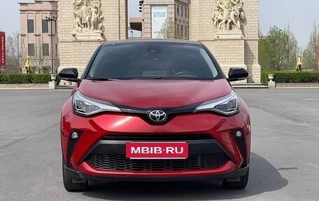 Toyota C-HR I рестайлинг, 2023 год, 1 735 000 рублей, 2 фотография