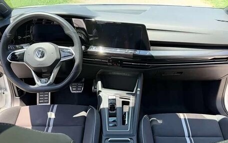 Volkswagen Golf VIII, 2023 год, 1 880 010 рублей, 9 фотография