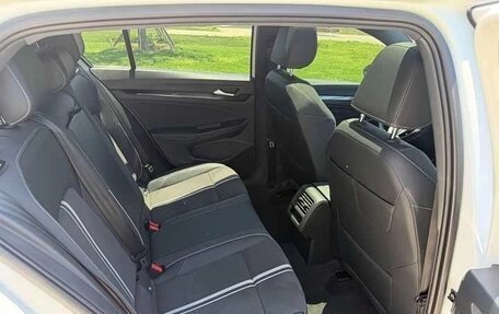 Volkswagen Golf VIII, 2023 год, 1 880 010 рублей, 21 фотография