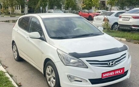 Hyundai Solaris II рестайлинг, 2016 год, 865 000 рублей, 1 фотография