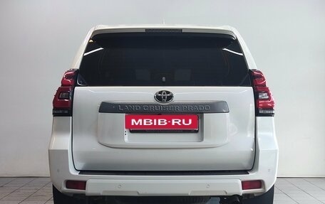 Toyota Land Cruiser Prado 150 рестайлинг 2, 2020 год, 4 950 000 рублей, 6 фотография