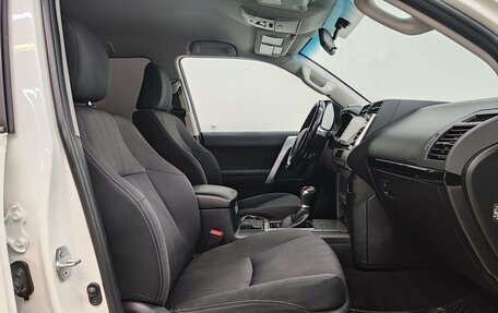 Toyota Land Cruiser Prado 150 рестайлинг 2, 2020 год, 4 950 000 рублей, 21 фотография