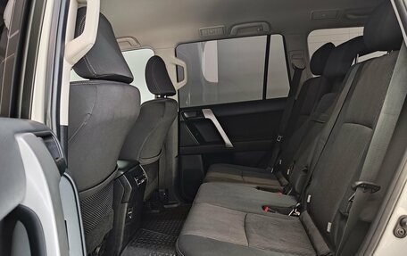 Toyota Land Cruiser Prado 150 рестайлинг 2, 2020 год, 4 950 000 рублей, 18 фотография