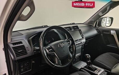 Toyota Land Cruiser Prado 150 рестайлинг 2, 2020 год, 4 950 000 рублей, 14 фотография