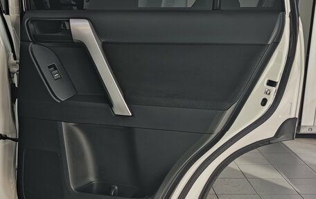 Toyota Land Cruiser Prado 150 рестайлинг 2, 2020 год, 4 950 000 рублей, 37 фотография