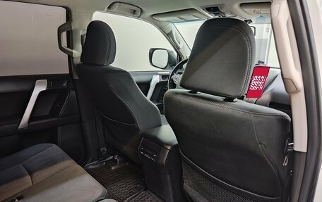 Toyota Land Cruiser Prado 150 рестайлинг 2, 2020 год, 4 950 000 рублей, 25 фотография