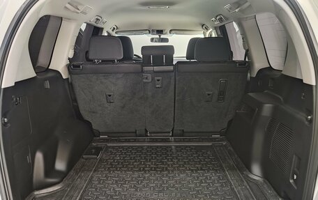 Toyota Land Cruiser Prado 150 рестайлинг 2, 2020 год, 4 950 000 рублей, 38 фотография