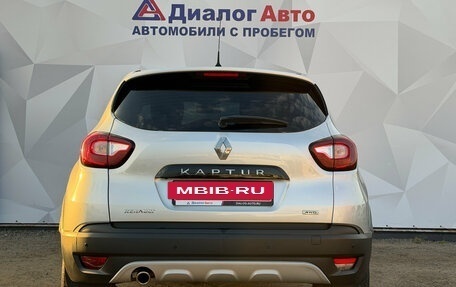 Renault Kaptur I рестайлинг, 2017 год, 1 490 000 рублей, 8 фотография
