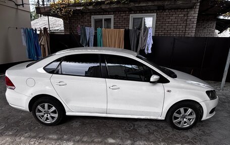 Volkswagen Polo VI (EU Market), 2012 год, 400 000 рублей, 2 фотография