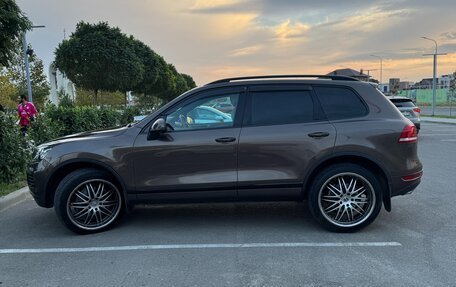 Volkswagen Touareg III, 2011 год, 2 490 000 рублей, 2 фотография