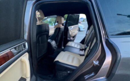 Volkswagen Touareg III, 2011 год, 2 490 000 рублей, 7 фотография