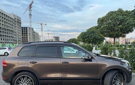 Volkswagen Touareg III, 2011 год, 2 490 000 рублей, 3 фотография