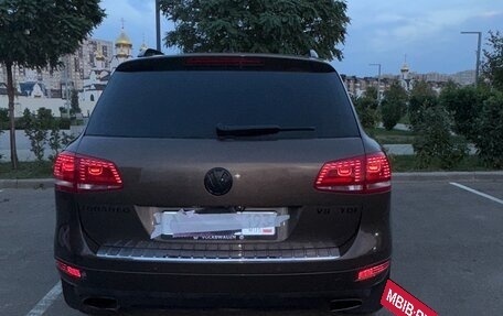 Volkswagen Touareg III, 2011 год, 2 490 000 рублей, 10 фотография