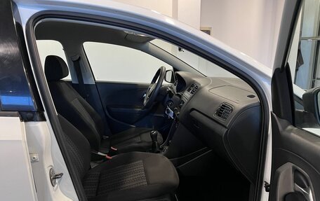 Volkswagen Polo VI (EU Market), 2017 год, 1 274 000 рублей, 28 фотография