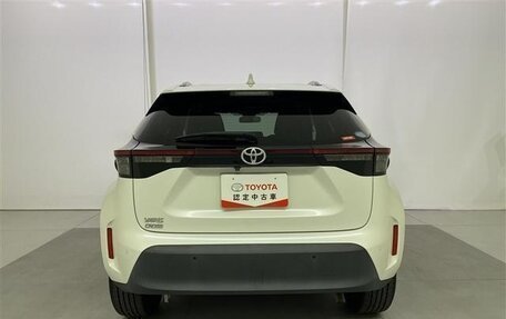Toyota Yaris Cross, 2022 год, 1 490 000 рублей, 3 фотография