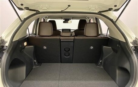 Toyota Yaris Cross, 2022 год, 1 490 000 рублей, 7 фотография