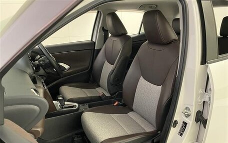 Toyota Yaris Cross, 2022 год, 1 490 000 рублей, 6 фотография