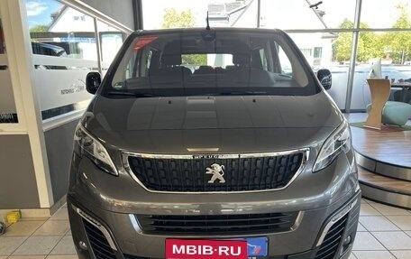 Peugeot Traveller I, 2022 год, 3 350 000 рублей, 4 фотография