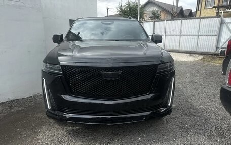 Cadillac Escalade V, 2022 год, 7 400 000 рублей, 3 фотография