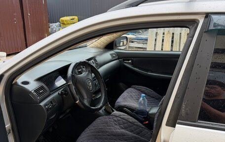 Toyota Corolla, 2004 год, 450 000 рублей, 3 фотография