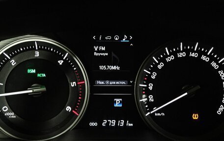 Toyota Land Cruiser 200, 2015 год, 4 550 000 рублей, 16 фотография